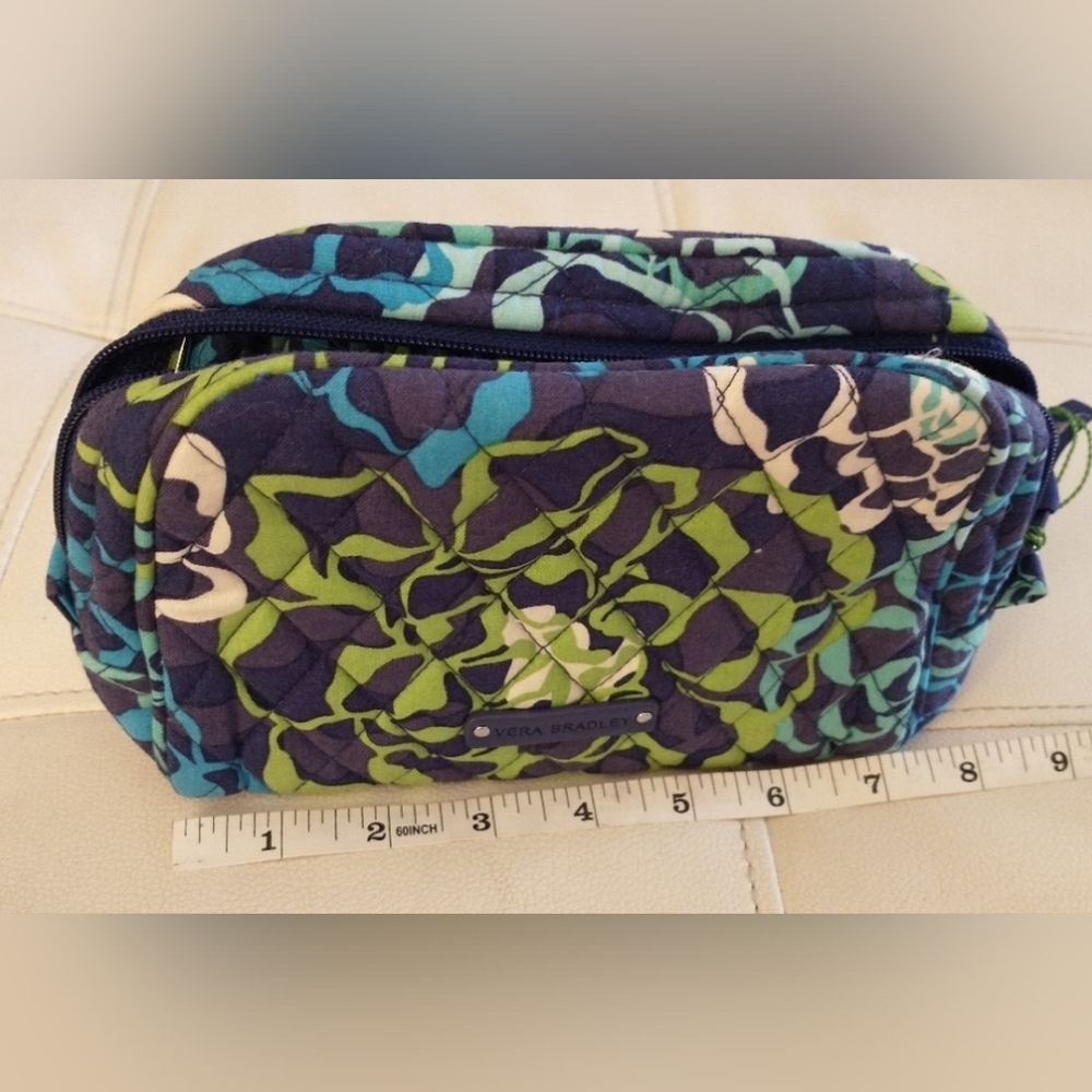 Brand new with tags Vera Bradley Large Cosmetic Bag Pattern: Katalina Blues - Picture 2 of 7
